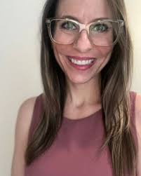 Leanne Arthur's Instagram, Twitter & Facebook