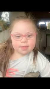 Roxanne and I asked our friend, Michelle A Rahn, “What would you tell your  younger self? Her answer: Run to Jesus faster. So HONORED to share this new  episode today. 💛 What