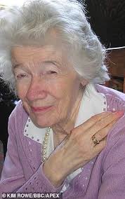 Shoebox of love letters between a courting couple is returned after 70  years thanks to Facebook