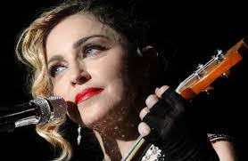 Erl sunscreen, the newest comme des garçons fragrance, conjures the scents of summer august 3, 2021. Madonna In Den Menschen Des Tages 16 08 2020 Schmusa De