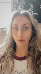 Ali (@lucrative.louise)