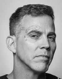 Super hyped to say I'm bringing my instant portrait experience to  @tuffysmusicbox in Sanford this Saturday from 2pm-7pm. Wondering what that  means and who I am? My name is David. I'm a