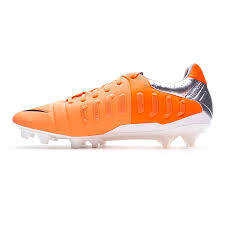 Football Boots Nike Ctr360 Maestri Iii Fg Acc Orange Futbol Emotion In october 2009, nike released the ctr360 maestri, when they were debuted on the pitch by cesc fàbregas. nike ctr360 maestri iii fg acc football boots