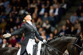 All five judges placed her first unanimously, one judge even rewarding the music a 99% for artistry. Von Bredow Werndl Pips Super Champ Werth