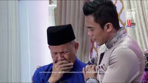 Pengasas produk sendayu tinggi itu juga meminta supaya anaknya berhenti menyanyi kerana berpendapat bahawa suara aliff syukri sumbang. Solemnization Dato Azril Balqish By V Asia Cosmetic Healthcare