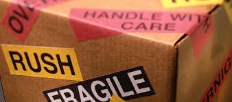 Coletele poştale internaţionale pot conţine bunuri cu sau fără valoare comercială, dar nu trebuie să conţină alte trimiteri poştale. RÄƒspunsul PoÈ™tei Romane Cu Privire La Pachetele Din China Care Intarzie SÄƒ AparÄƒ