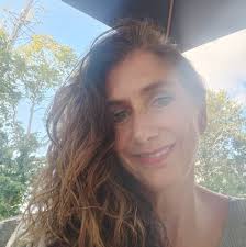 What paper is best for a chimney breast in a kitchen?