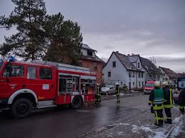 72189 in vöhringen (württemberg) wird das sparpotenzial verdeutlicht Vohringen Brand Feuerwehr Holt Gasflaschen Aus Haus Sulz Umgebung Schwarzwalder Bote