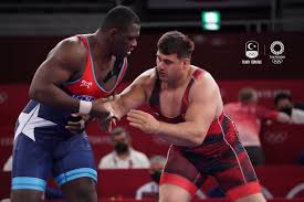 Lucha grecorromana nf nombre femenino: R8do7mfzjepjnm