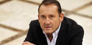 Los semáforos del jueves 10 de abril: Marc Suárez-Calvet, Fernando  Jáuregui, Adolfo Blanco y Martín Caparrós