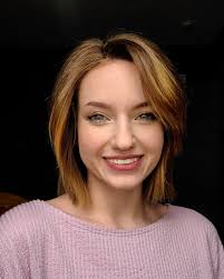 Hope Beeson's Instagram, Twitter & Facebook