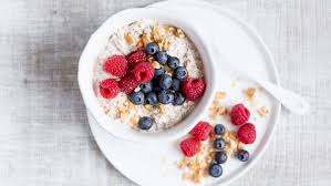 Rezept Porridge Mit Quark Und Beeren Ndr De Ratgeber Kochen Rezept Kochen Und Backen Rezepte Lustige Fruhstucksideen Rezept Porridge