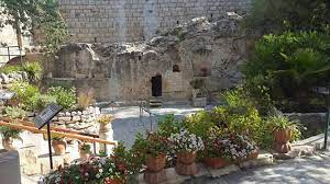 Many roman catholics still believe the church of the holy sepulchre is the location of christ's tomb. The Garden Tomb Of Jesus Christ In Jerusalem Holy Land Vip Tours