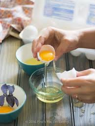 This Easy Hollandaise Sauce Recipe Doesn T Require A Blender A Double Boiler Or Constant Whisking Easy Hollandaise Hollandaise Sauce Easy Hollandaise Sauce
