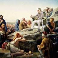 Yeni ev alanın evine ev kutlamaya gidilir ve gidilirken de bir hediye götürülür. Eve Ilk Kez Gelecek Geline Ne Hediye Alinir Kadinlar Kulubu