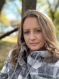 Shannon Lentz's Instagram, Twitter & Facebook