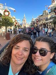 Nikki Gillard's Instagram, Twitter & Facebook