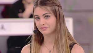 Just go with the flow . Emma Muscat L Ex Di Amici Super Sexy Eccola Come Non L Avete Mai Vista