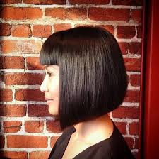 This is the long bob that fits all different face shapes.layers can add width and length to a face, so this is the main reason why a straight blunt cut is a great choice for everyone. 20 Medium Length Bob Hairstyles Fabulous Mobs To Copy Now Styles Weekly