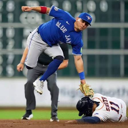 PARECE BALLET... PERO ES BEISBOL 🩰⚾ Luis Urías demostrándonos que a veces  este deporte también es arte.