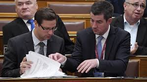 A politikus szerint várható volt, hogy a baloldaliak és liberálisok rárontanak majd a pedofilellenes törvényjavaslatukra. Kocsis Mate Nem Kapott Ultimatumot A Fidesz Infostart Hu