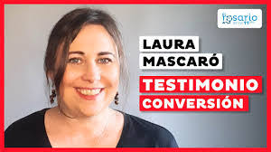 Laura Mascaro's Instagram, Twitter & Facebook