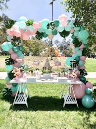 The important thing is how you want the party to be and even if you're going to make a thematic birthday (pirate, princesses, animals) to acquire the decoration that best suits the. 61 Amazing Outdoor Summer Party Decorations Ideas The Expert Beautiful Ideas Summer Party Decorations Outdoors Birthday Party Summer Outdoor Party Decorations