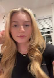 Lily Wise's Instagram, Twitter & Facebook