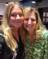 Elisa Weaver's Instagram, Twitter & Facebook