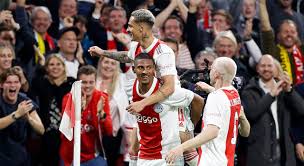 Donyell malen tries a through ball, but jude bellingham is caught offside. Ajax Outclass Borussia Dortmund In 4 0 Rout
