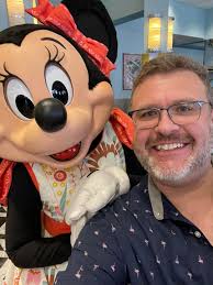 How do I add the Fantasmic dining package to my Hollywood and Vine  reservation?