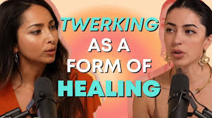 Highest Self Podcast 469: Twerking + Belly Dancing as a Spiritual Practice,  Getting Off Birth Control - Sahara Rose