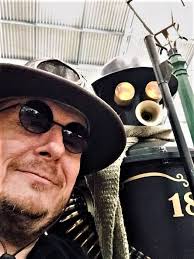 What is the strongest modeling glue for preventing warp nacelles droop?