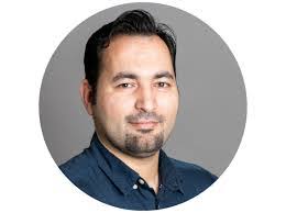 Tom Muirhead's Instagram, Twitter & Facebook