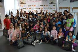 Read hotel reviews and choose the best hotel deal for your stay. Escolares Del Ceip El Juncal Viajan Cocinando Con La Escuela De Hosteleria Noticias De Alcala De Henares E Informacion Multimedia 24 Horas Al Dia