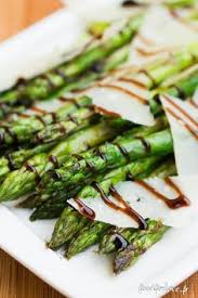 Asperges Vertes Grillees Au Parmesan Citron Et Creme De Balsamique Food For Love Recettes De Cuisine Asperge Verte Cuisine