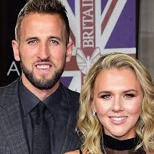 Married his childhood sweetheart who he has four kids with, donates to both  armed forces & mental health charities while having his own mental health  foundation, doesn't drink or smoke, been caught