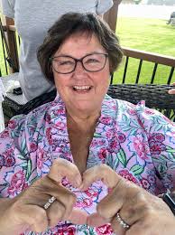 What seamstresses are available in the Mount Washington area?