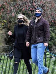 Aktuelle preise für produkte vergleichen! Henry Cavill And His New Girlfriend Who Is The Mysterious Blonde People Entertainment