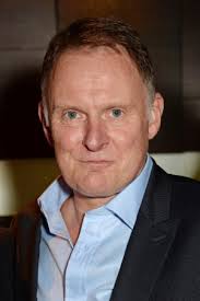 Robert Glenister