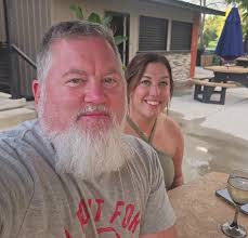 Descubre Alden en el Brickyard con Dena y Brittany