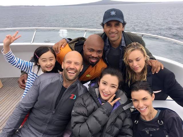 Here's a New Photo of 'The Meg' Cast and When Trailer Will Arrive - Bloody  Disgusting