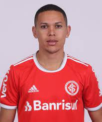 Atacante marcos guilherme, do internacional, é aguardado para realizar exames médicos e ser anunciado como reforço santista para a sequência da temporada 2021. Jogadores Colorados Marcos Guilherme