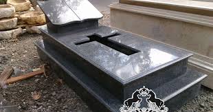 Di bawah ini merupakan beberapa contoh makam marmer tulungagung atau contoh kijing marmer buatan kami. 45 Contoh Kuburan Kristen Motif Terbaru Decorasi Hiasan