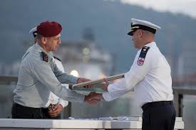 לקחתי בחשבון שאהיה קרוב לרכבת, אבל הממשלה בעצם אומרת לנו 'תגורו בתא, רק שם ידאגו לכם'. ××'×™×' ×›×•×›×'×™ Wikiwand