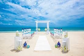 Getting Married In Jamaica Insights From Wedding Planners Beach Wedding Locations Wedding Venues Beach Destination Wedding