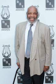 James avery was the sous chef for the blue kitchen in hell's kitchen, on seasons 11 to 14. James Avery Schauspieler Wikipedia