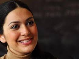 Oyuncu tuba büyüküstün, makyajsız pozunu instagram'da paylaştı, binlerce beğeni aldı. Tuba Buyukustun Den Sonra Berguzar Korel De Makyajsiz Goruntulendi Magazin