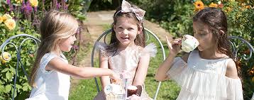 On a trouvé une autre animation de mariage, qui rendra la séance. Animation Enfant Mariage