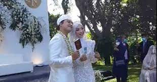Ikbal fauzi is 1 of the celebs with the 24 years old old. Hrfpm0xr9qdgum